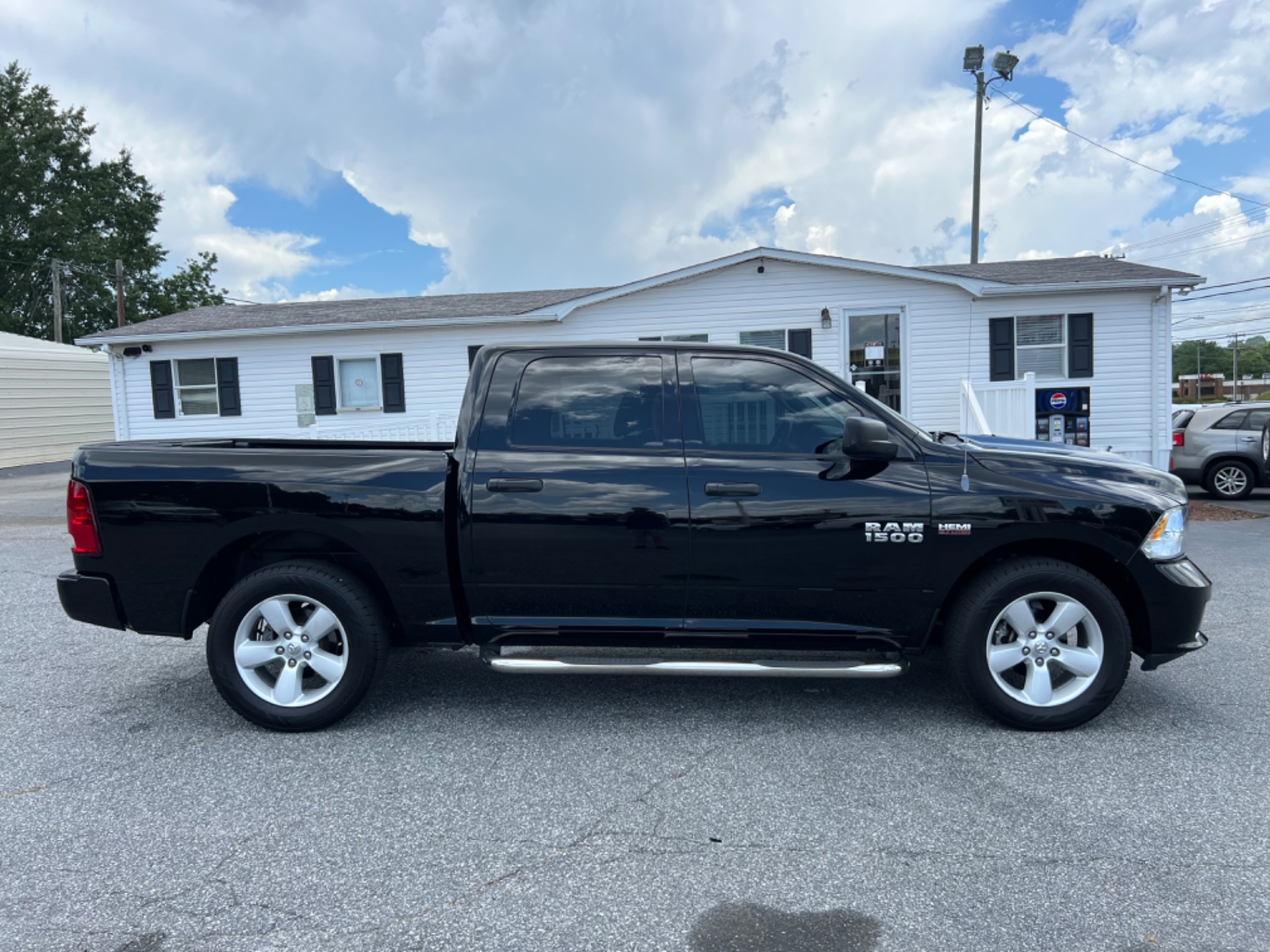 ram ram 1500 pickup 2013 1C6RR6KT4DS644416 image ram ram 1500 pickup 2013 1C6RR6KT4DS644416 image